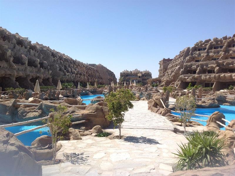 Caves Beach Resort +16