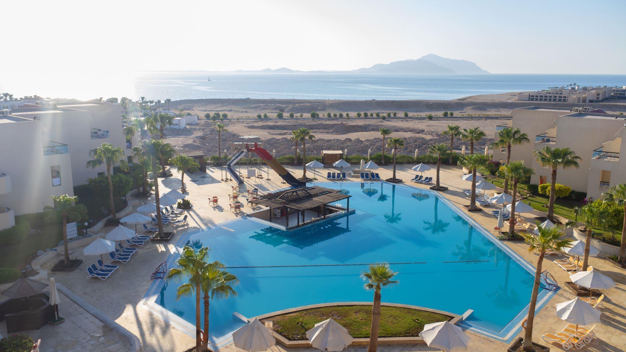 Ivy Cyrene Island Aqua Park Resort — 3