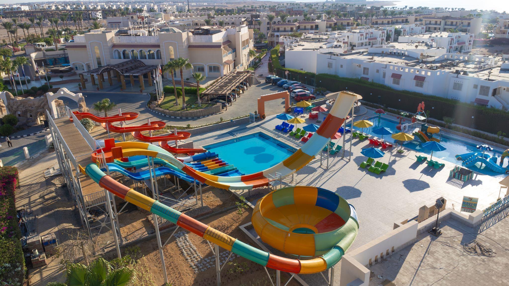 Ivy Cyrene Island Aqua Park Resort — 4