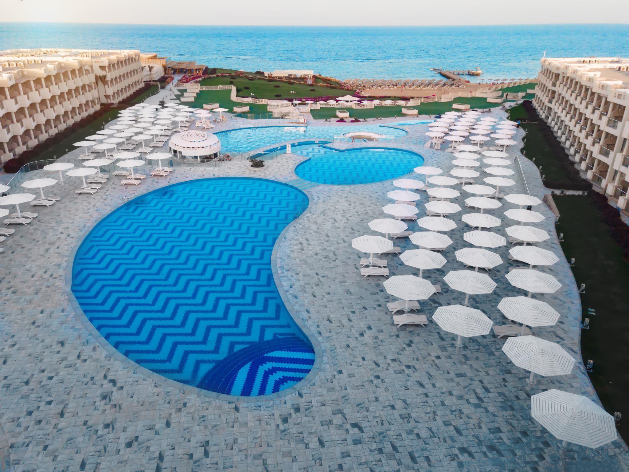 Sirena Beach Resort and Spa — 3