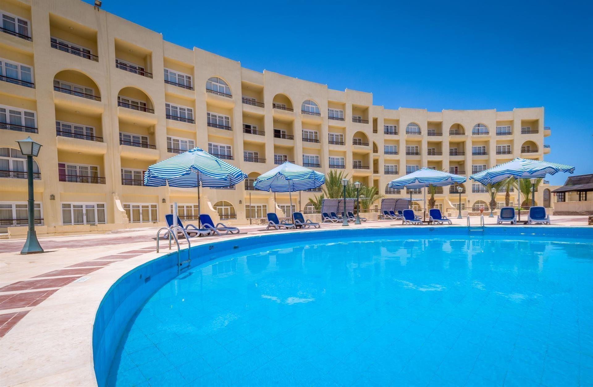 Sunny Days Mirette Family Aqua Park Resort — 5
